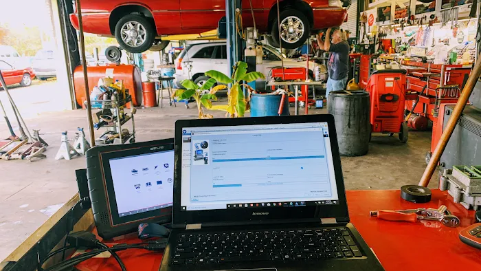 United Auto Service Picture 8