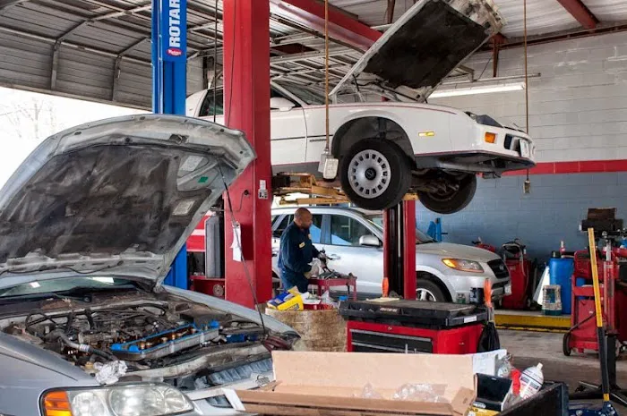 Henry's Auto Care Picture 2