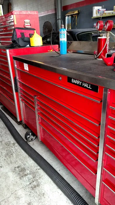 Henry's Auto Care Picture 4