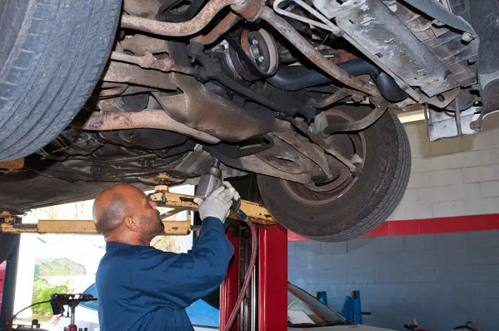 Henry's Auto Care Picture 6