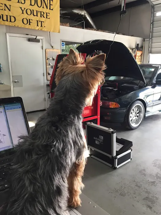 Woodard's Automotive Maintenance & Repair Center Picture 4