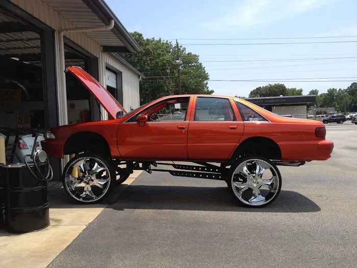 Woodard's Automotive Maintenance & Repair Center Picture 8