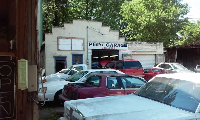 Phil's Garage Picture 1