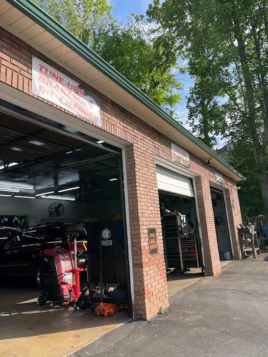 Green's Automotive Repair Picture 5