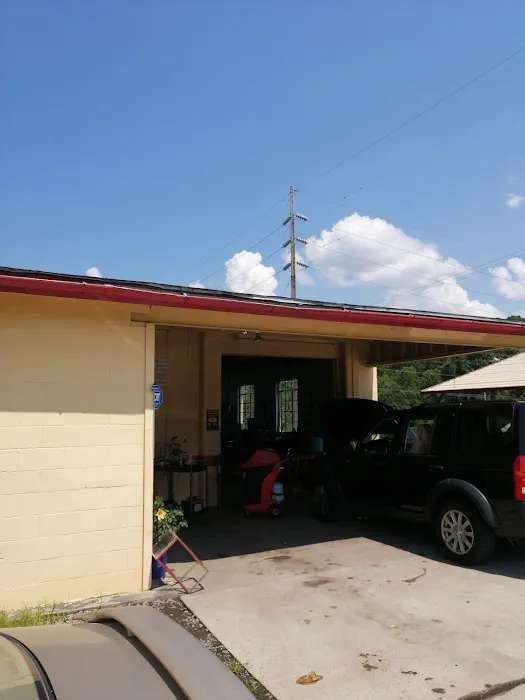 Hill's A/C & Car Care Picture 2