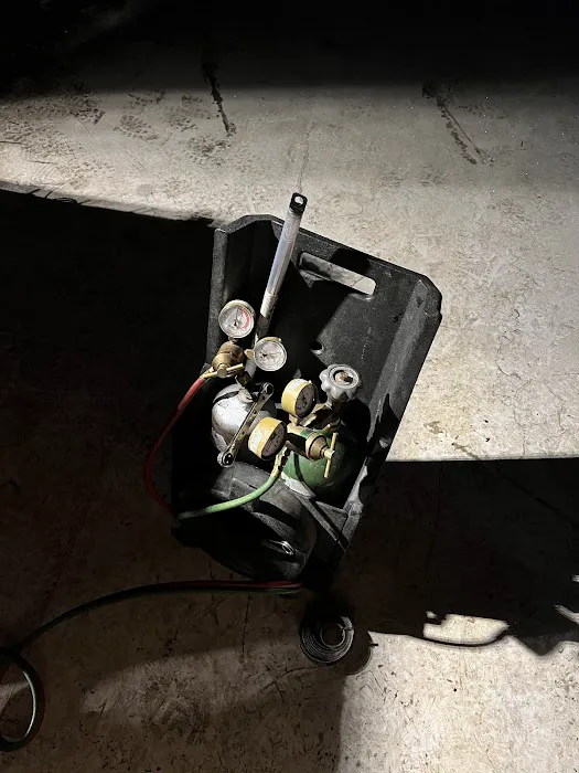 D&L Parts Company Picture 4