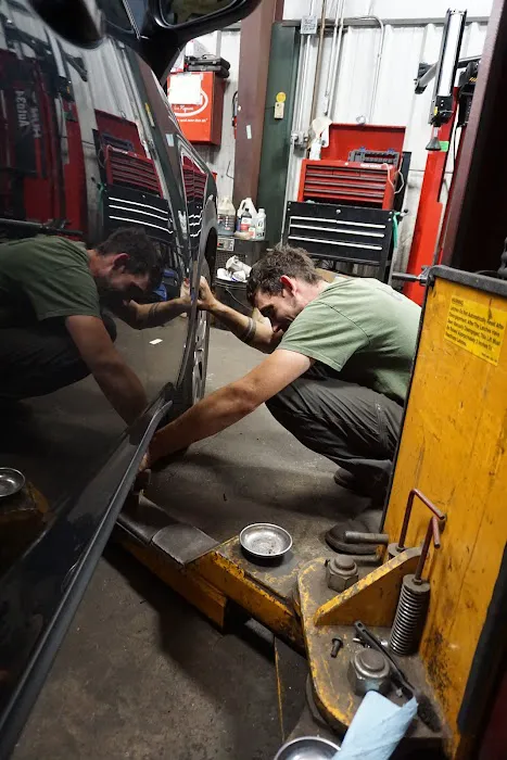 Baker's Automotive Picture 4