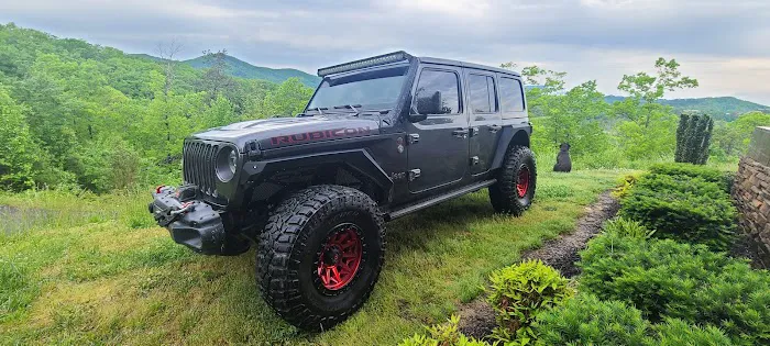 Smokey's Garage Picture 7