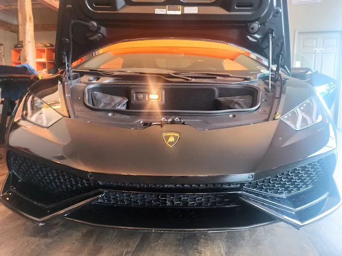 Smokey's Garage Picture 9