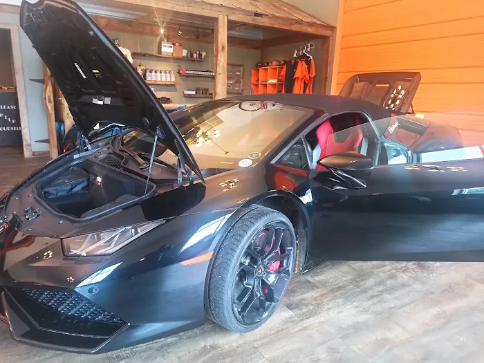 Smokey's Garage Picture 10