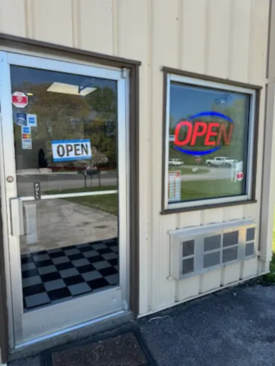 D.A.D.S. Garage Picture 8