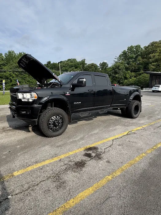 D.A.D.S. Garage Picture 3