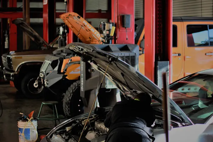 Top Tech Automotive Picture 2