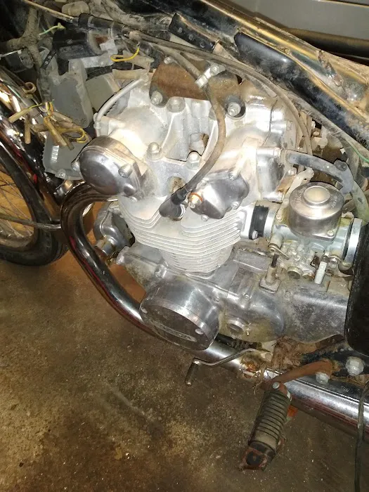 Holt's Automotive Picture 5