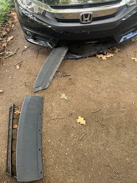 R and J Auto Repair Picture 2