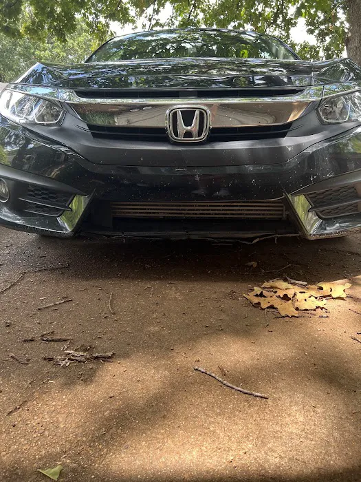 R and J Auto Repair Picture 1