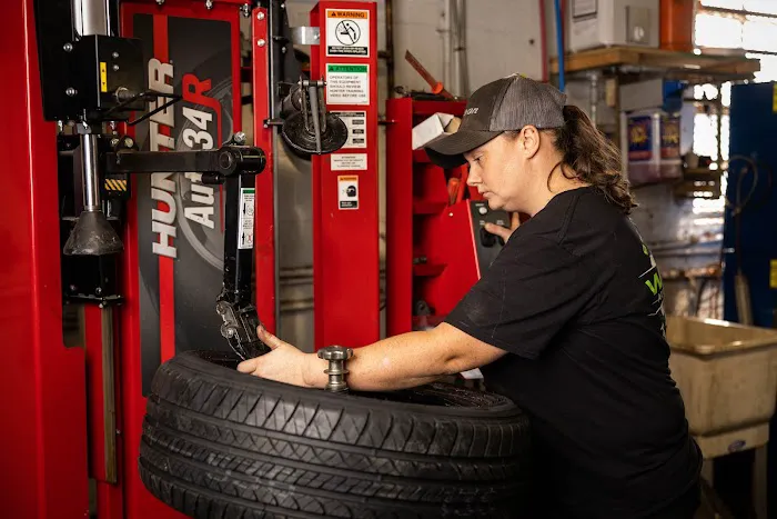 Wiggs Auto Service Picture 3