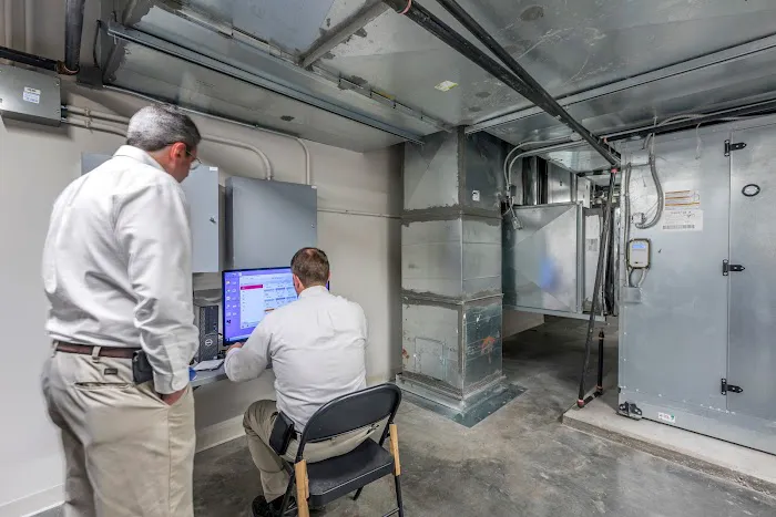 Lee Company Picture 3