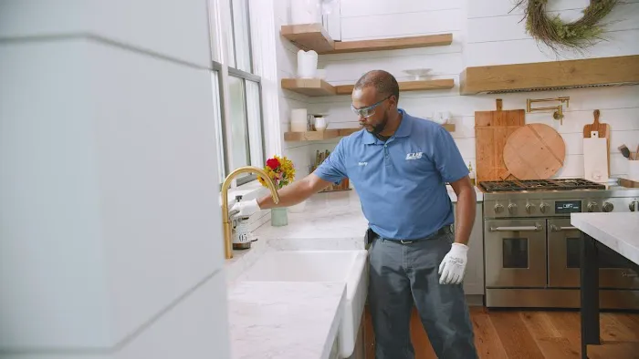 Lee Company Picture 1