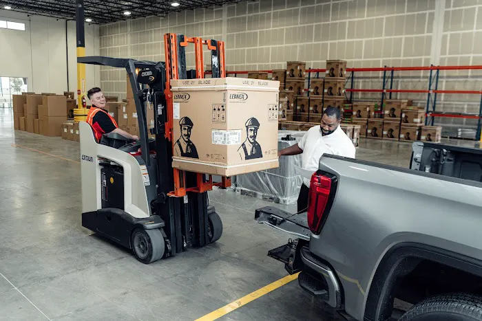 Lennox Stores (Parts Plus) Picture 2