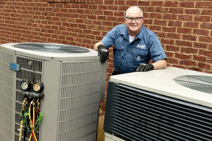 Lee Company Picture 1