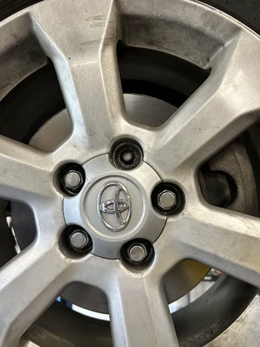 Roberts Auto Repair Picture 1