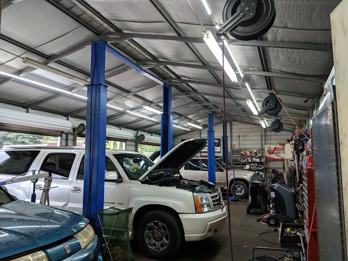 Roberts Auto Repair Picture 10