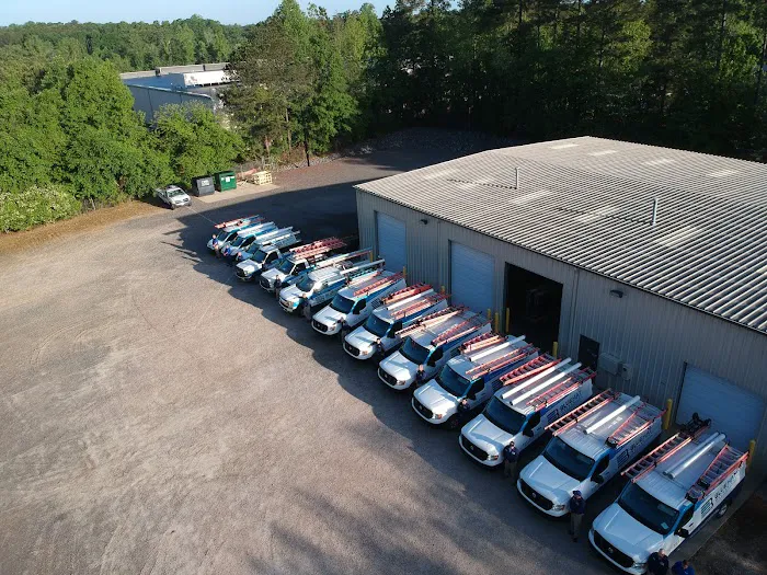 Blue Hat Mechanical Picture 9