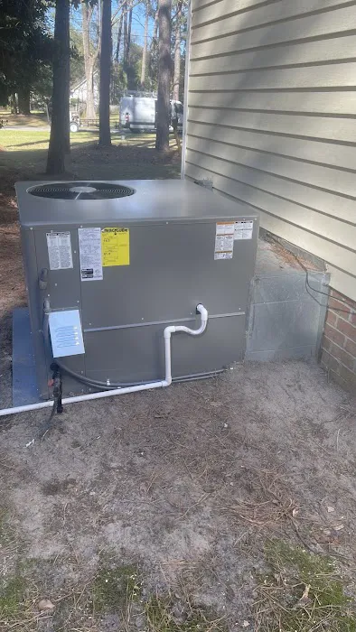 Chuck's Heating Cooling & Refrigeration. Co. Picture 2