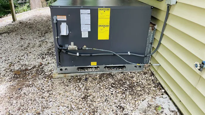 Chuck's Heating Cooling & Refrigeration. Co. Picture 3