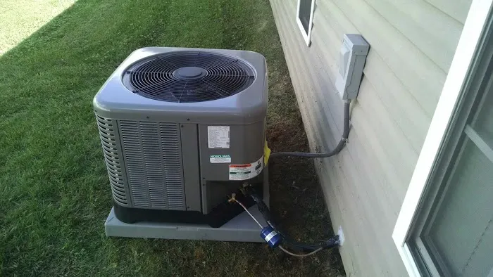 Hall's Heating and Air LLC Picture 1