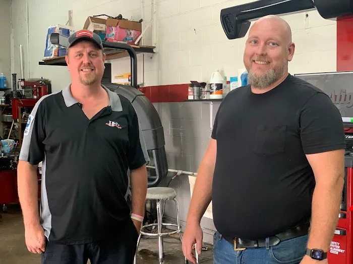 Hall's Auto Services & Repair LLC Picture 7