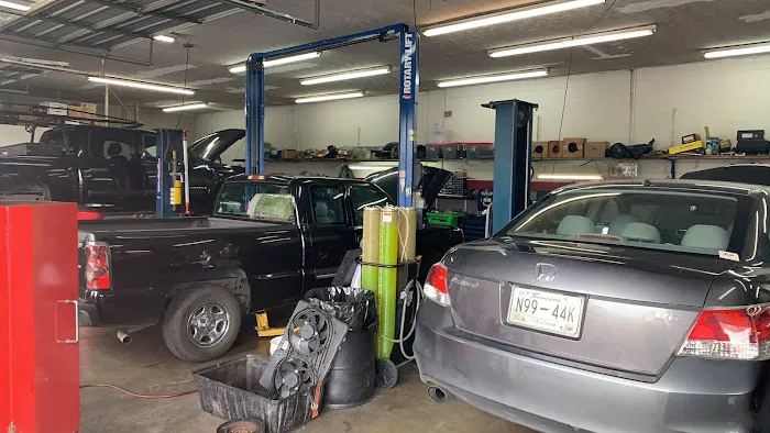 Hall's Auto Services & Repair LLC Picture 2