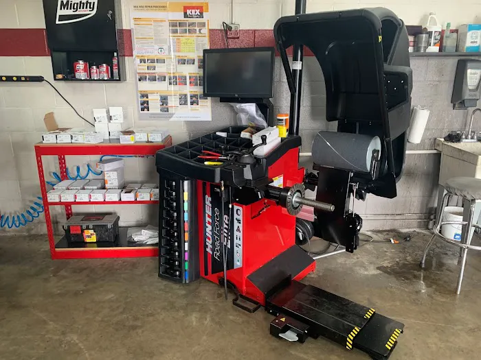 Hall's Auto Services & Repair LLC Picture 4