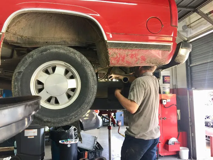 Hall's Auto Services & Repair LLC Picture 10