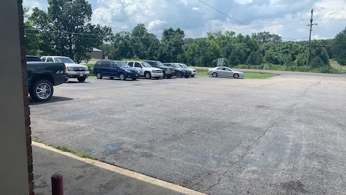 Hall's Auto Services & Repair LLC Picture 3