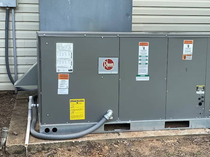 Heating + Air Paramedics Picture 10