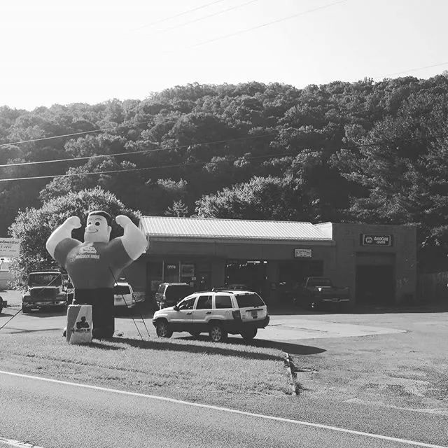 E & E Automotive Picture 4