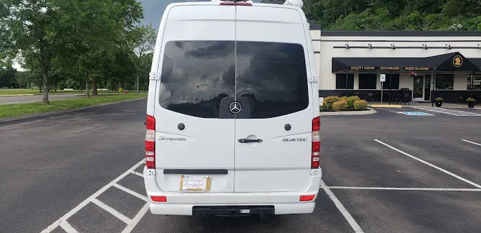 The Mechanic Spot Picture 3