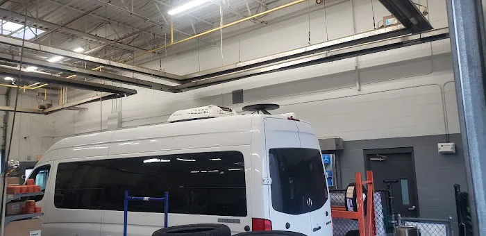 The Mechanic Spot Picture 4