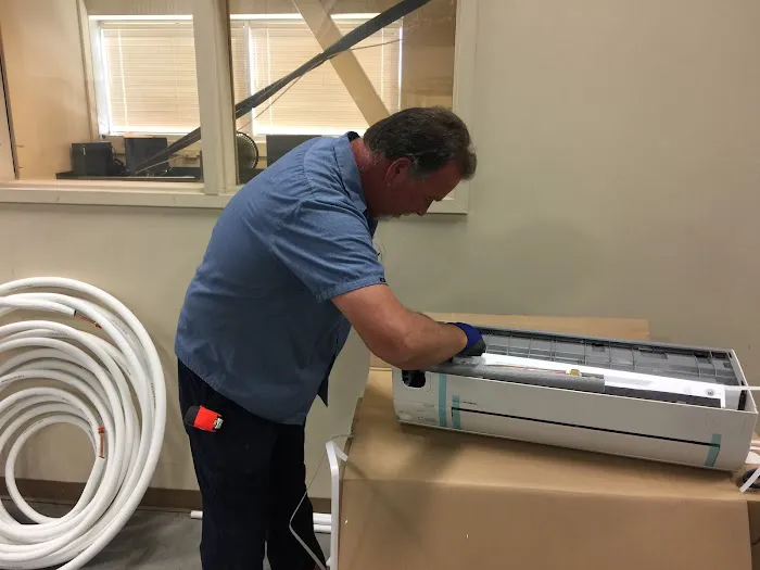 Delcor Inc. Heating Cooling Plumbing Picture 10