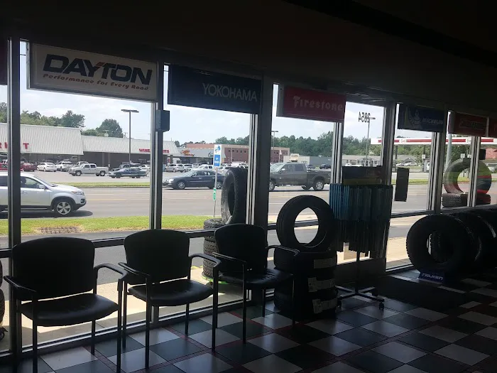 Plaza Tire Service Picture 1
