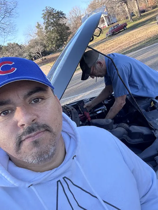 Robbies Auto Repair Picture 4