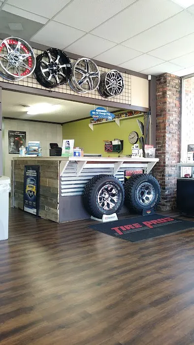 Golden Circle Tire and Service Picture 5