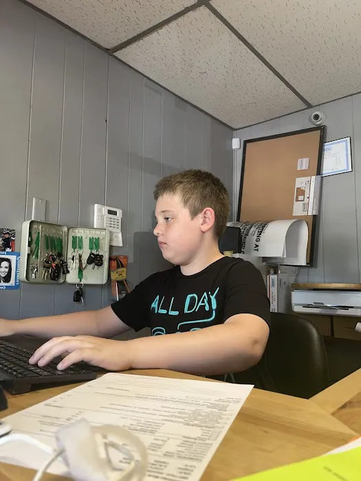 DeVoe's Automotive Picture 3