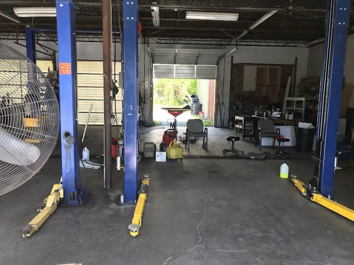 Straight Up Automotive Service Picture 3