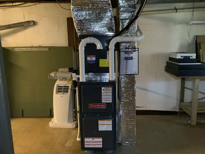 Monticello Air Picture 3