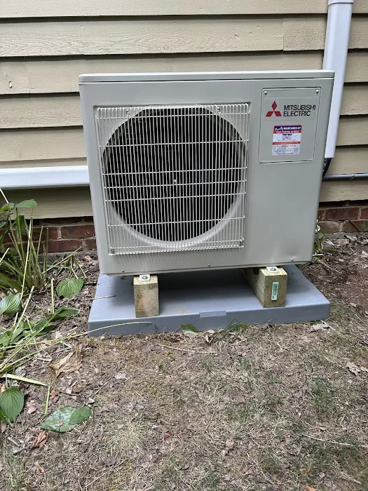 Monticello Air Picture 6