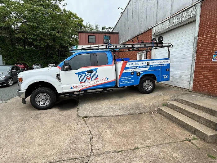 Monticello Air Picture 10