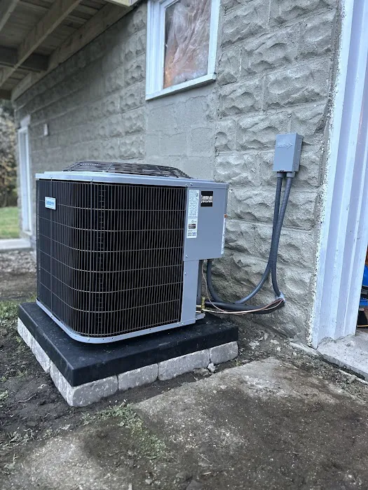 Arrow Air Picture 10